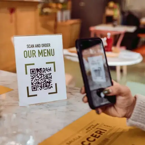 Restoran Sahipleri için QR Kodlu Menü Oluşturma ve Entegre Etme Rehberi